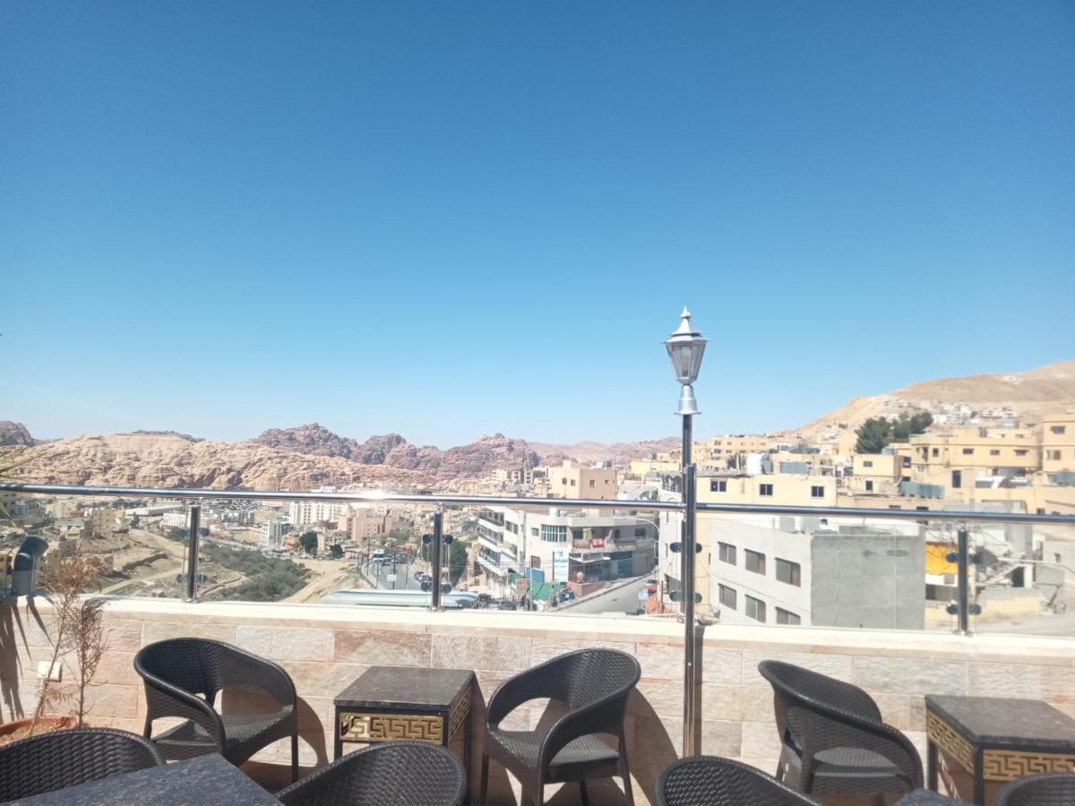 Petra Visitors Hotel Wadi Musa Exterior photo